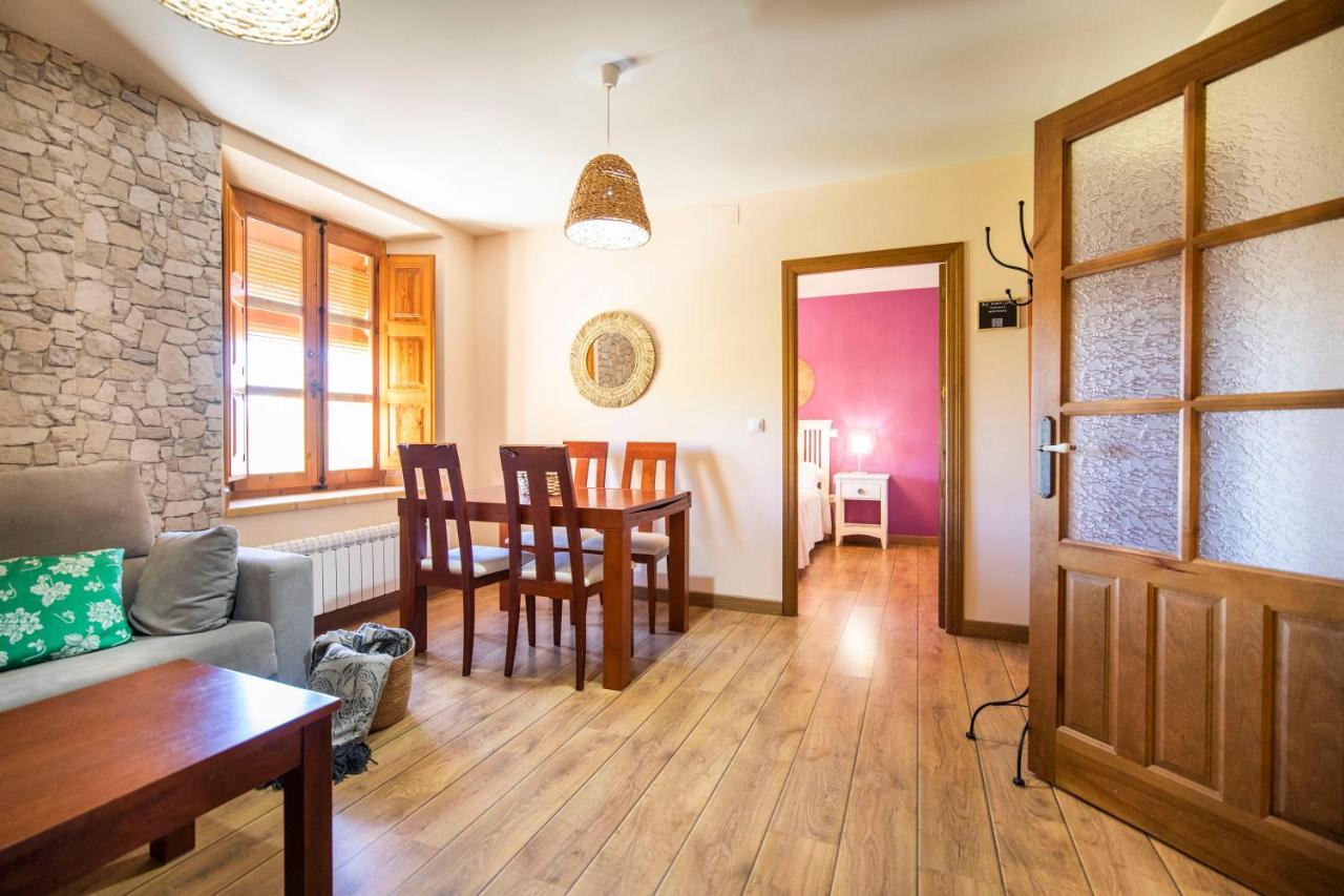 Apartamentos Ribera Del Duero Las Escuelas Vadocondes Kültér fotó