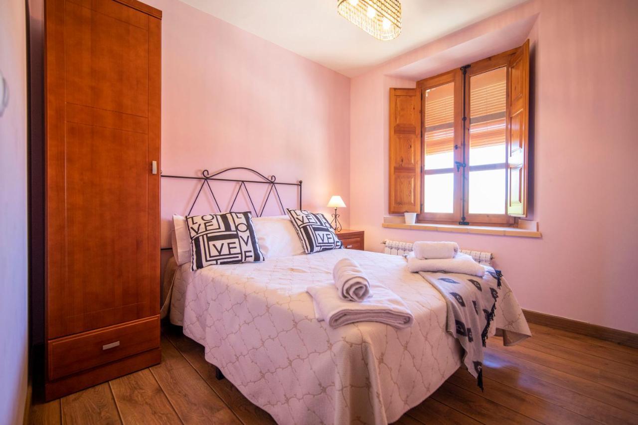 Apartamentos Ribera Del Duero Las Escuelas Vadocondes Kültér fotó